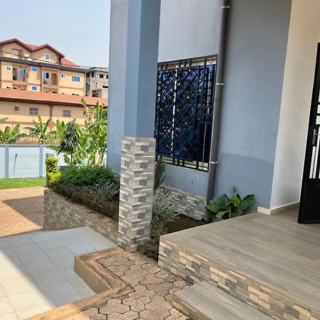Afan Yaounde Lodge Exterior photo