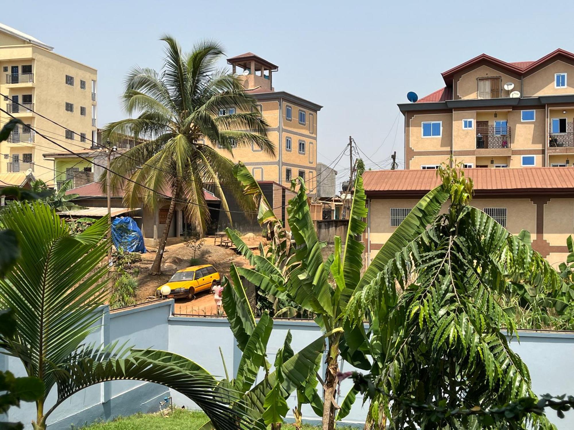 Afan Yaounde Lodge Exterior photo