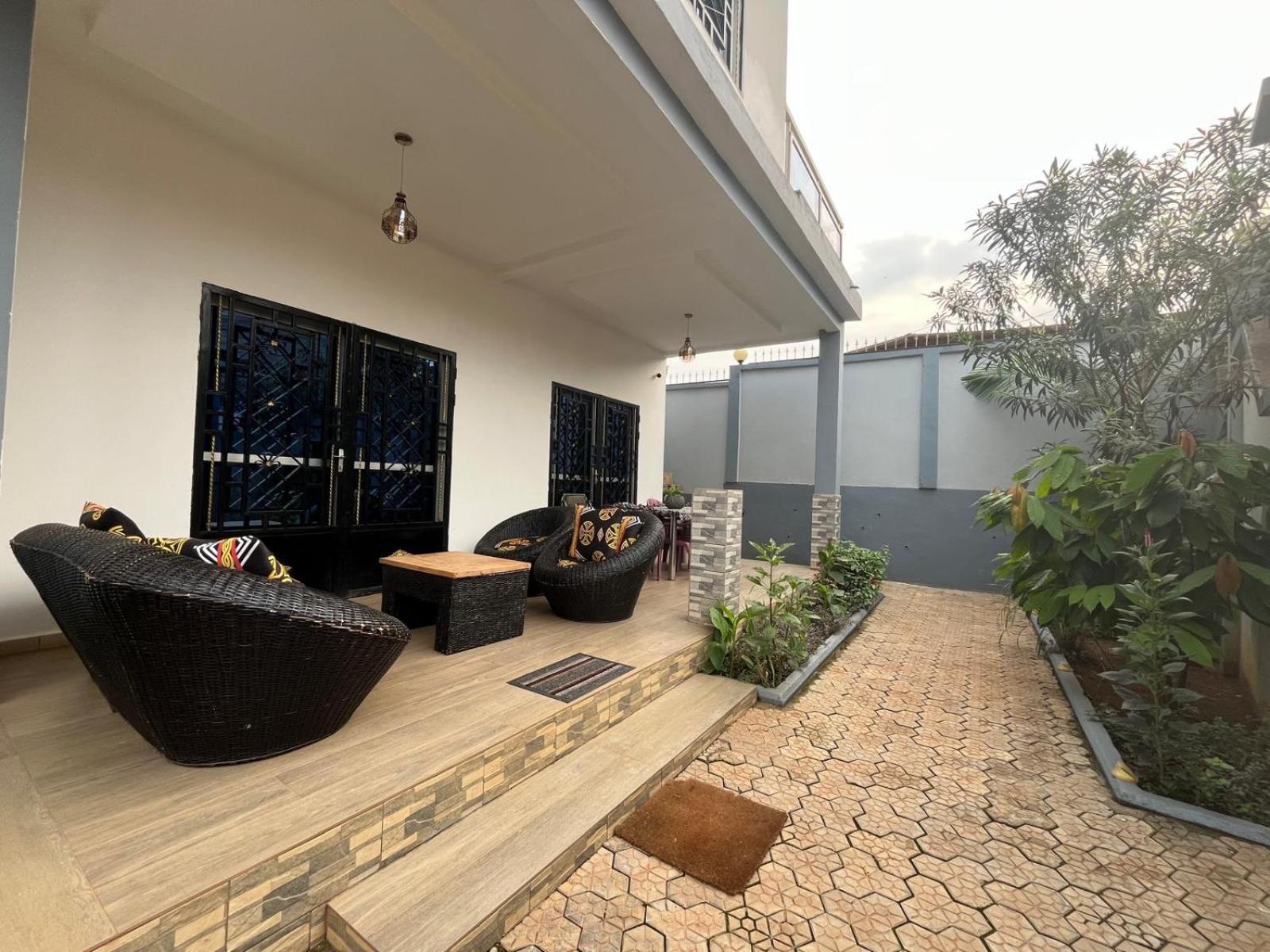 Afan Yaounde Lodge Exterior photo